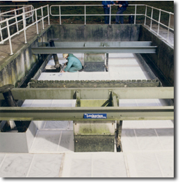 Installation of Clarifier into Pyramidal Tanks to reduce suspended solids Installation of Clarifier into Pyramidal Tanks to reduce suspended solids